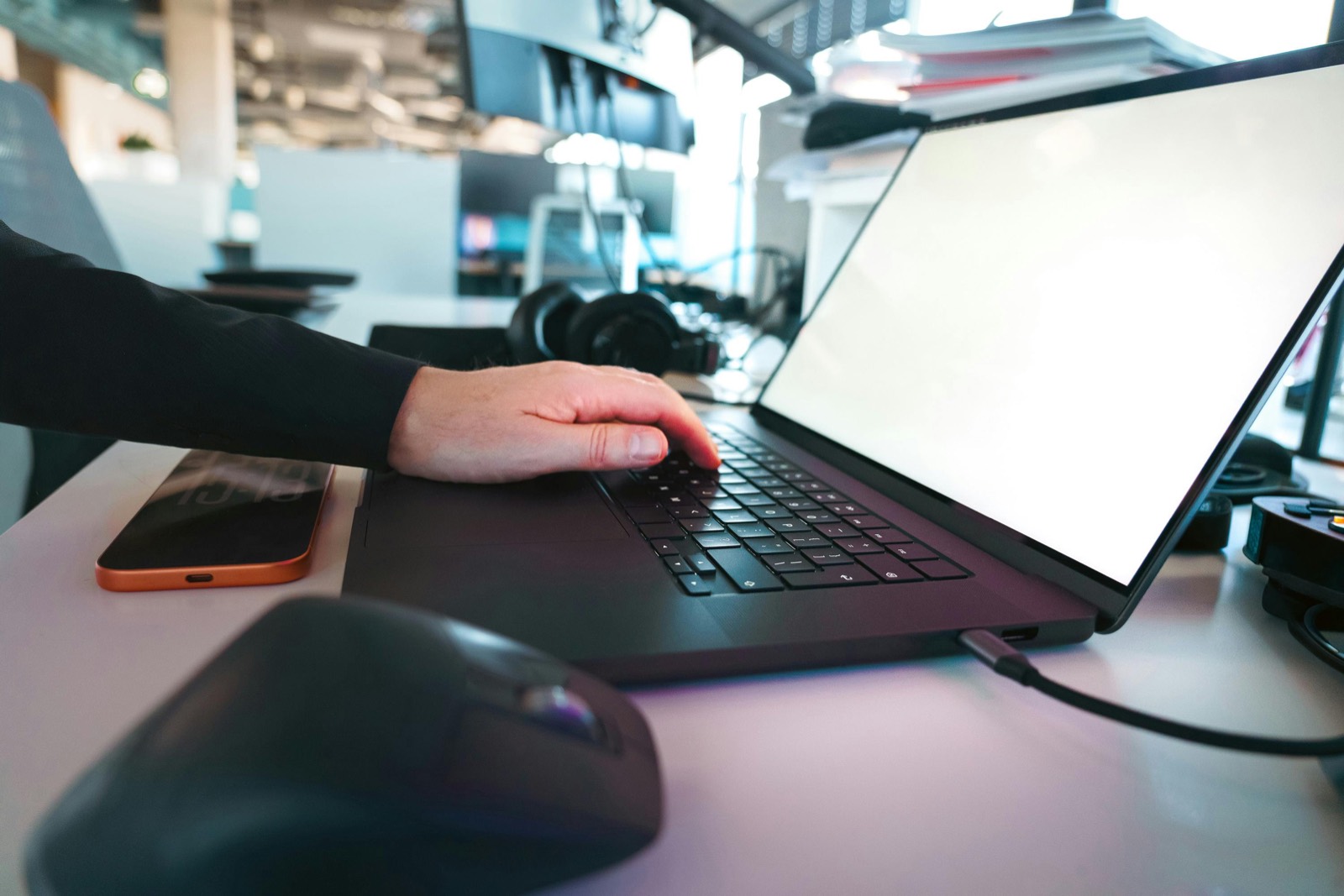 A modern workspace for reviewing website builder options and tools